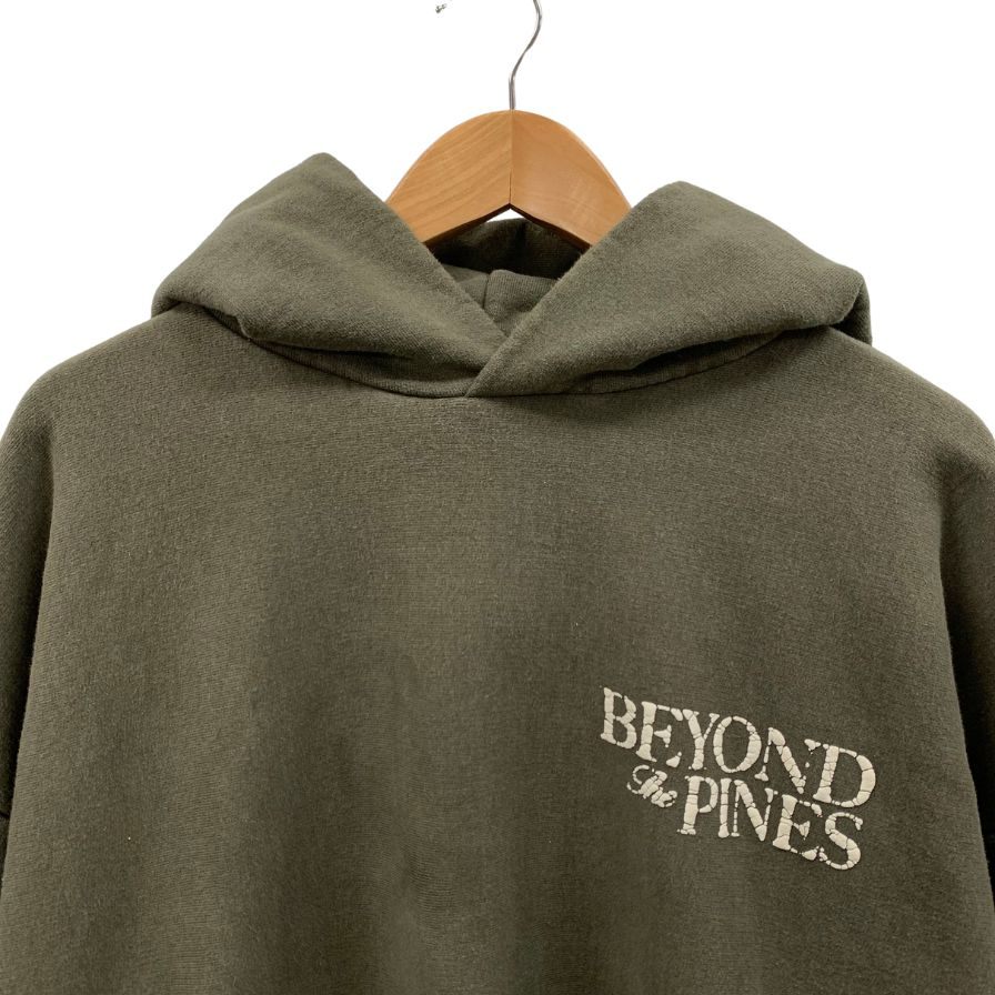美品◆ビヨンド ザ パインズ プルオーバーパーカー ロゴ刺繍 カーキ メンズ サイズXL beyond the pines 【AFA9】