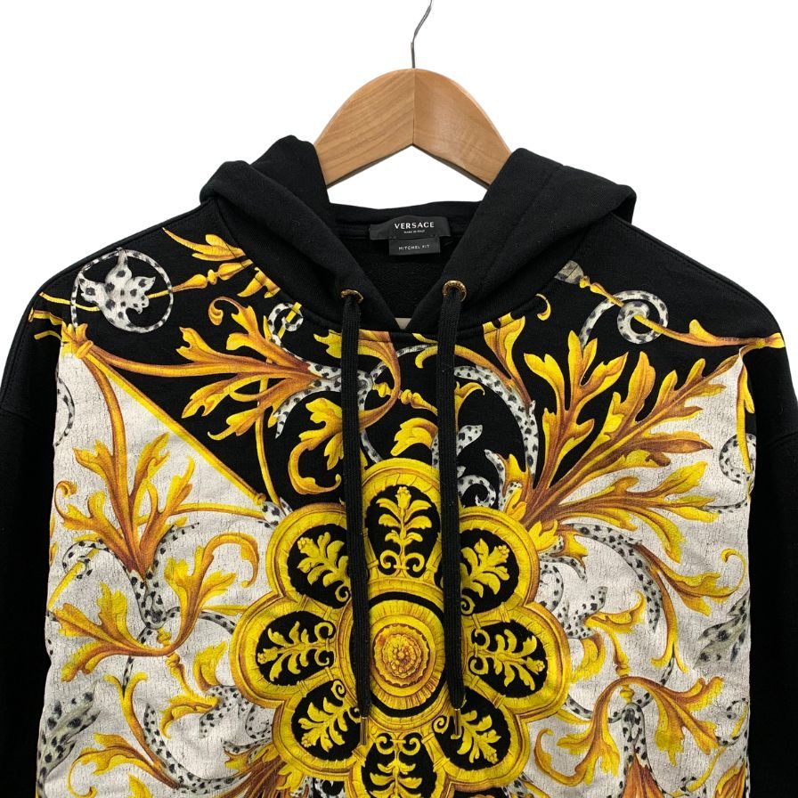 美品◆ヴェルサーチ パーカー バロッコアカンサスプリント A87476 メンズ コットン サイズXS ブラック イエロー VERSACE 【AFB35】