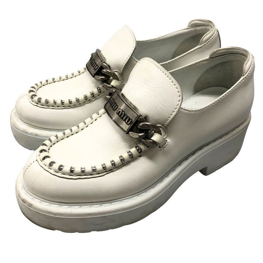 ミュウミュウ チャンキーローファー ロゴプレート  ホワイト サイズ 35 miumiu 約21.5cm【AFD12】