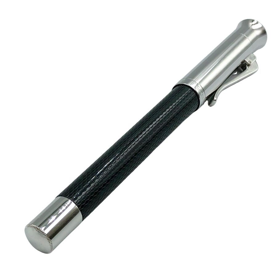 グラフ フォン ファーバーカステル 万年筆 ギロシェ ペン先750 18CT EF ブラック×シルバー GRAF VON FABER-CASTELL【AFI18】