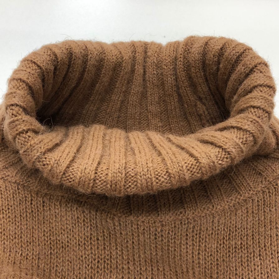 美品◆ドルチェ&ガッバーナ ニット タートルネック DG刺繍 アクリル レディース ブラウン サイズM DOLCE&GABBANA 【AFB11】