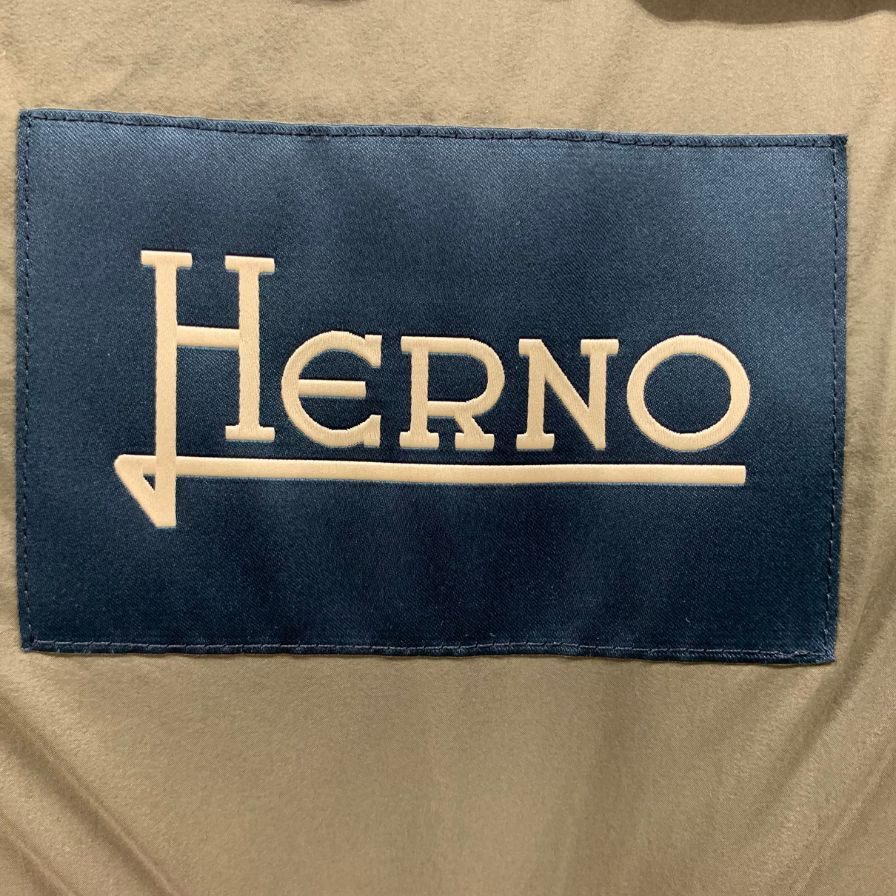 美品◆ヘルノ フーデッドベスト GI000336U 19288 7745 メンズ サイズ48 カーキ HERNO 【AFB37】