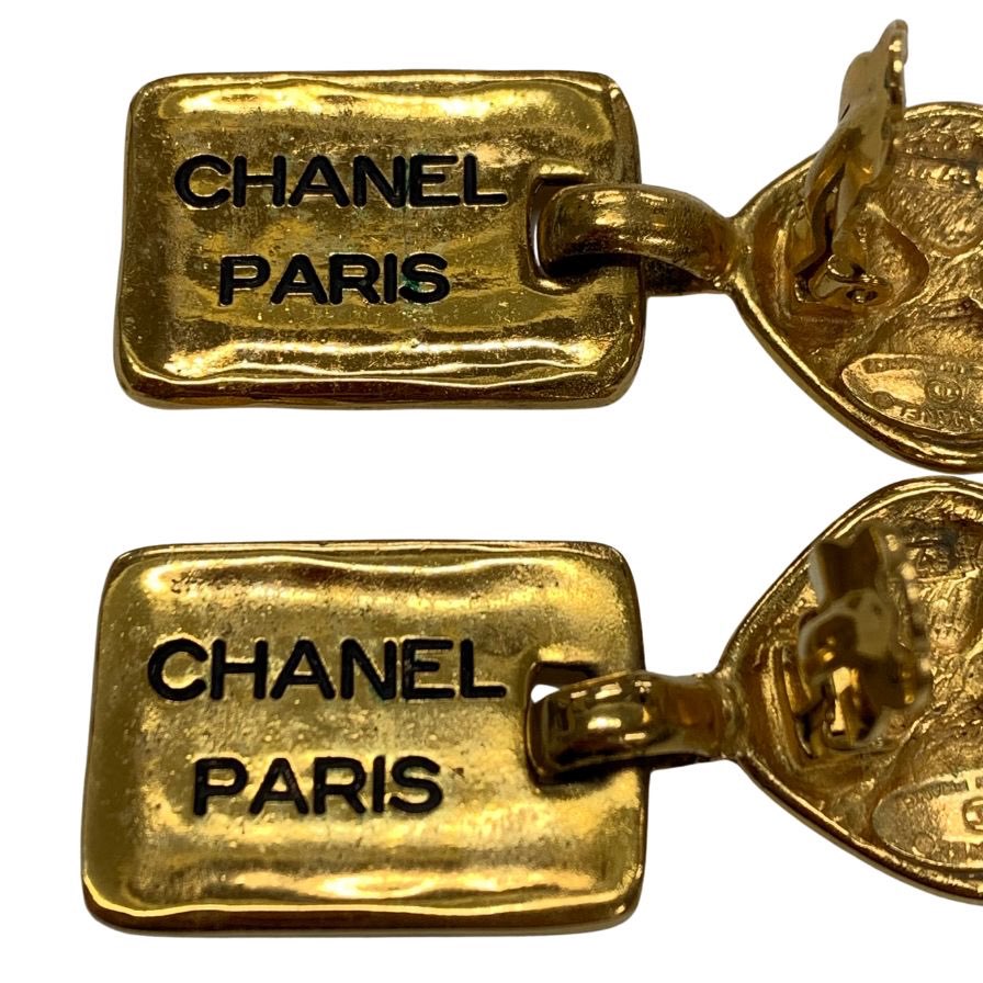 シャネル イヤリング マトラッセ ロゴプレート 2442 ヴィンテージ ゴールド CHANEL