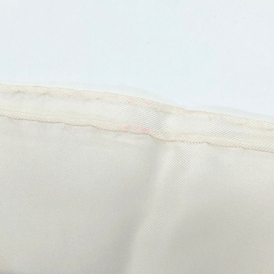 エルメス スカーフ カレ90 お針子さん PETIT MAIN ホワイト系 HERMES【AFI18-2】