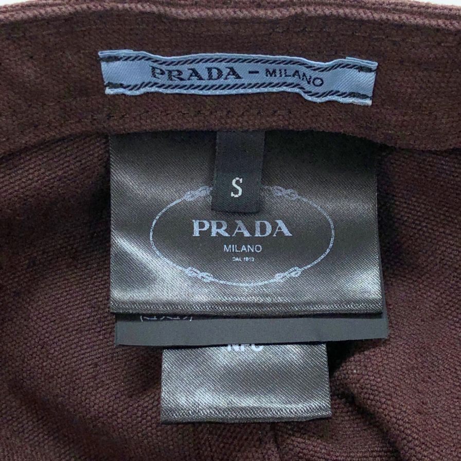 プラダ キャンバス ロゴキャップ バーガンディ サイズS ユニセックス PRADA【AFI19-2】