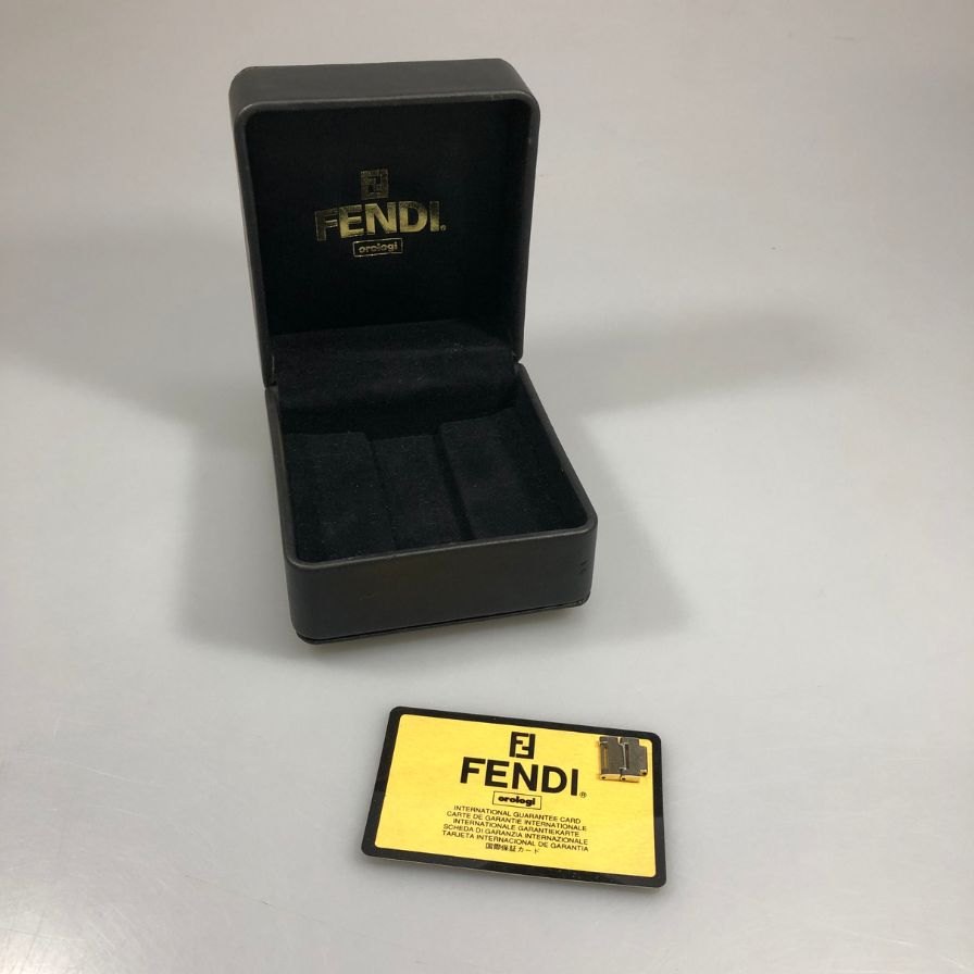フェンディ 腕時計 3050 L クォーツ式 シルバー 黒文字盤 FENDI【AFI18-2】
