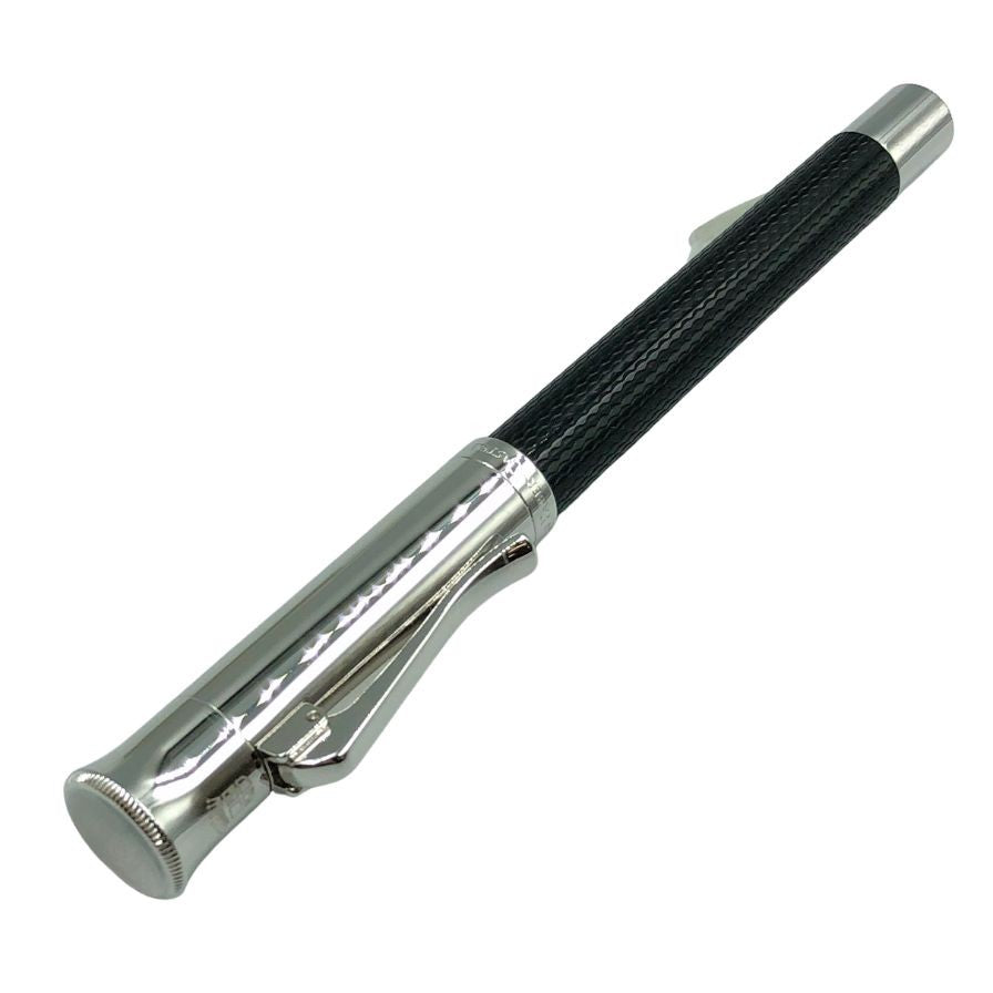グラフ フォン ファーバーカステル 万年筆 ギロシェ ペン先750 18CT EF ブラック×シルバー GRAF VON FABER-CASTELL【AFI18】
