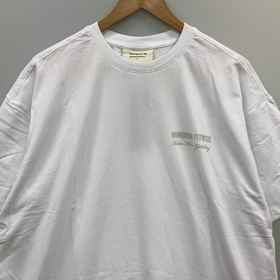 新品同様◆ヴァンキッシュフィットネス 半袖Tシャツ ホワイト メンズ サイズM VANQUISH FITNESS 【AFB34】