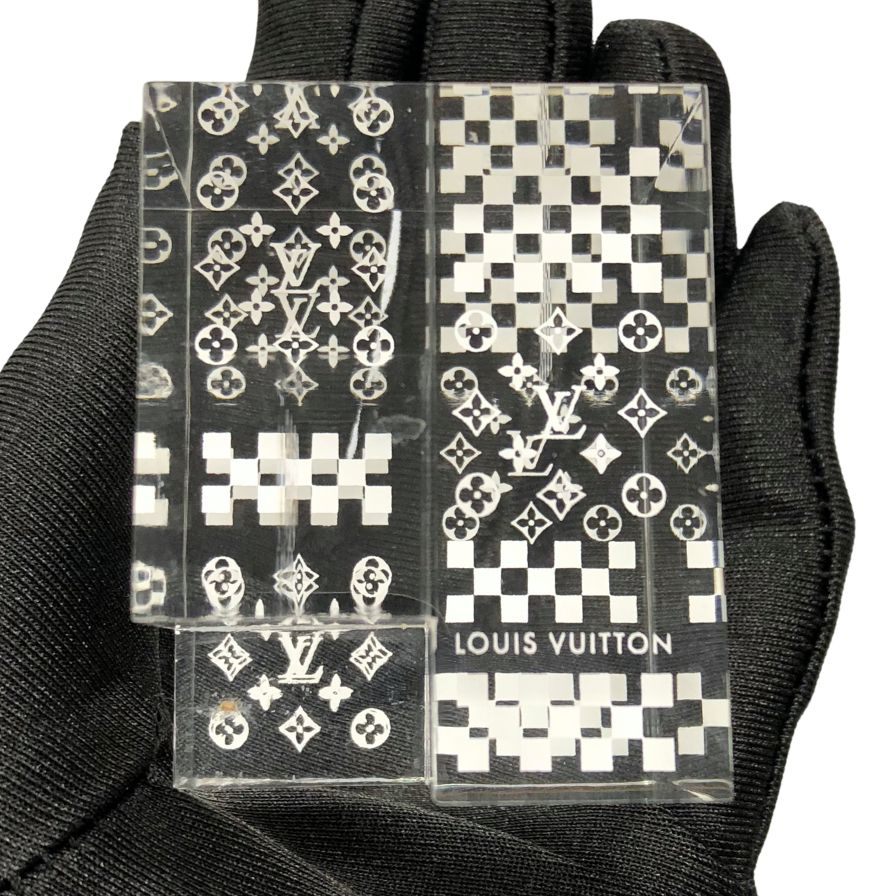 ルイヴィトン 限定ノベルティ クリア ペーパーウェイト 3D モノグラム LOUIS VUITTON【AFI27】【中古】