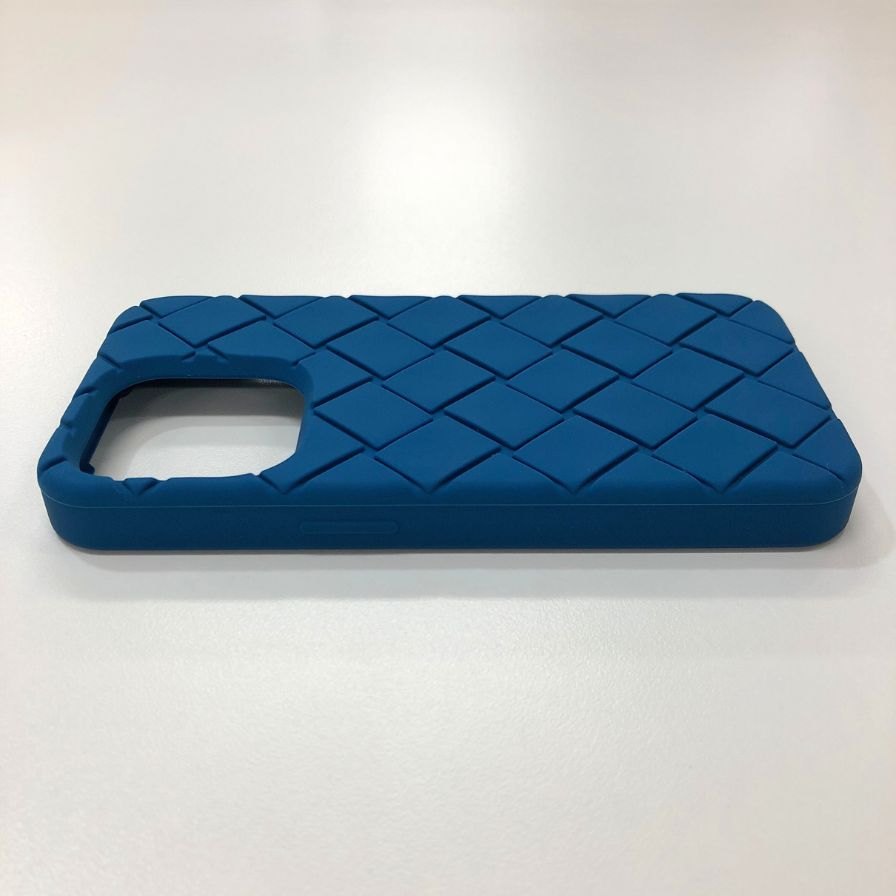 ボッテガヴェネタ iPhoneケース iPhone15Pro ラバー イントレチャート ブルー系 BOTTEGA VENETA【AFI7】【中古】