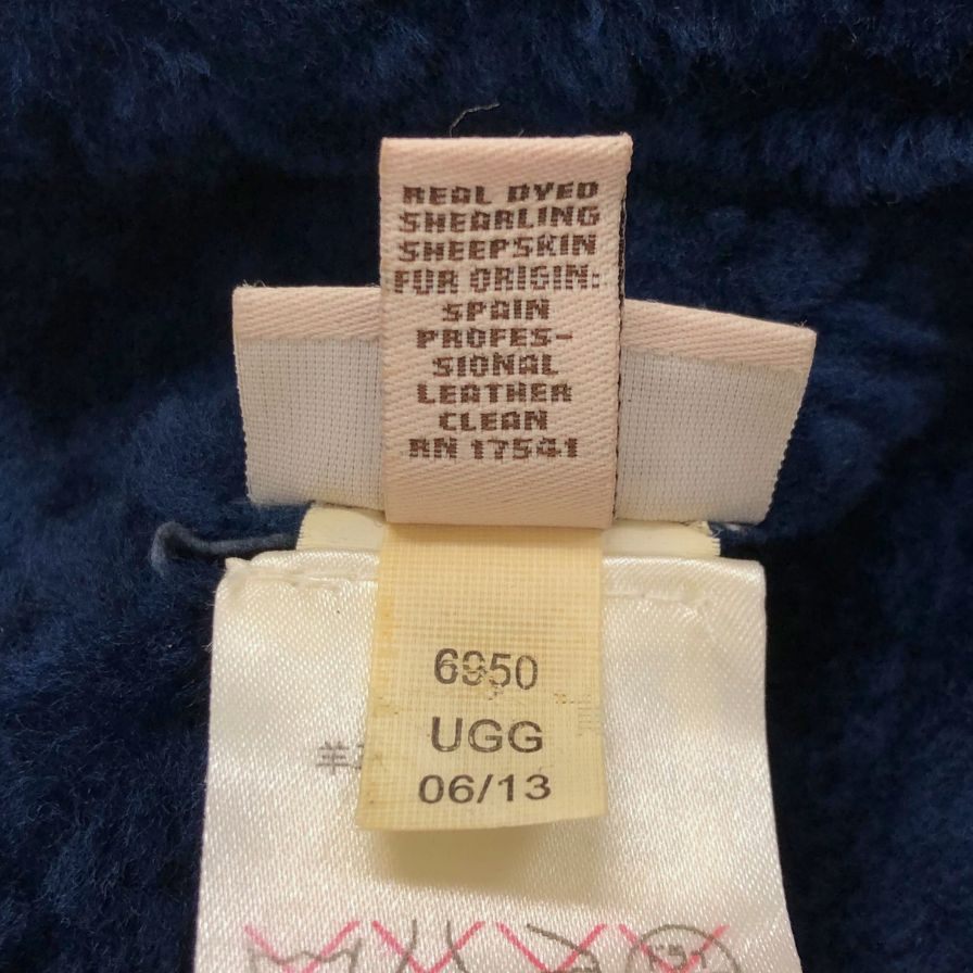 アグ ハット ムートン 本毛皮 ボア キャップ 帽子 ネイビー 0/S UGG