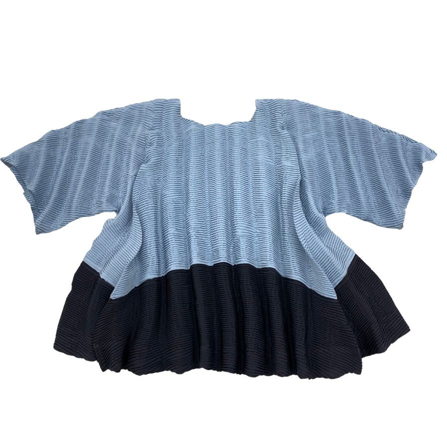 極美品◆イッセイミヤケ プリーツトップス IM02FJ666 ブルー系 サイズ2 レディース ISSEY MIYAKE 【AFB16】