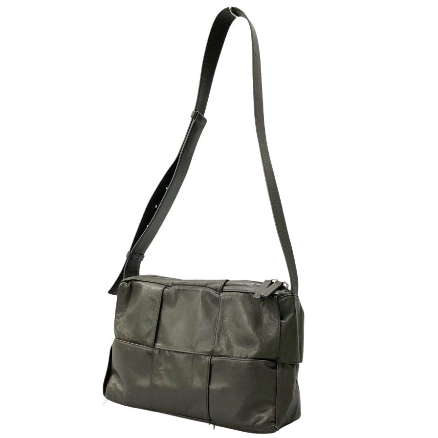 ボッテガヴェネタ ショルダーバッグ マキシイントレチャート レザー クロスボディ グレー メンズ BOTTEGA VENETA【AFE6】