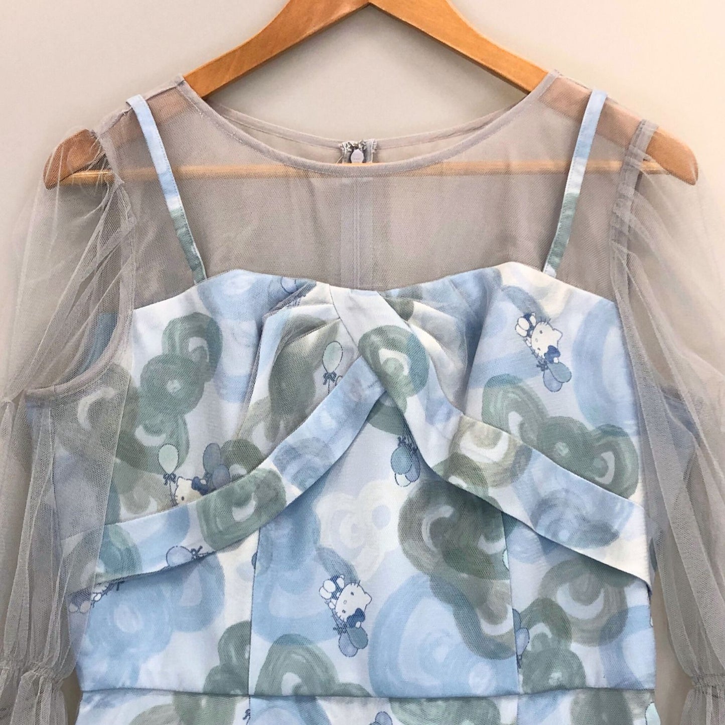 新品同様◆エメ ワンピース 「ハローキティ」 リボンデザイン ブルー系 サイズL レディース AIMER 【AFB37】
