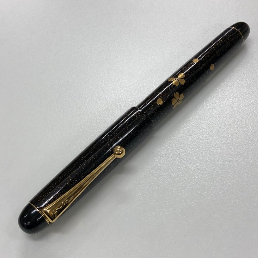 パイロット 万年筆 漆 國光会 蒔絵 金桜 14K-585 10 M字 ブラック×ゴールド PILOT【AFI18-2】