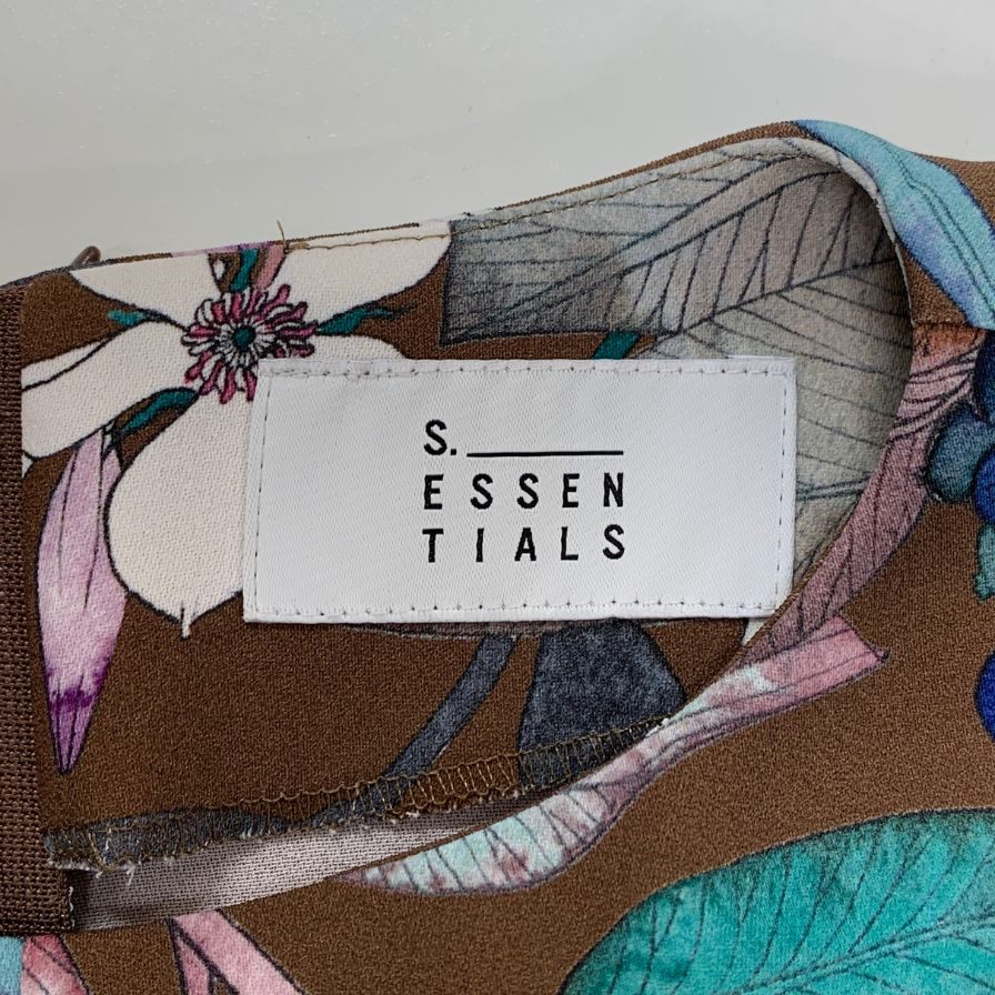 極美品◆エス エッセンシャルズ ワンピース 長袖 総柄 サイズ36 S.ESSENTIALS 【AFB13】