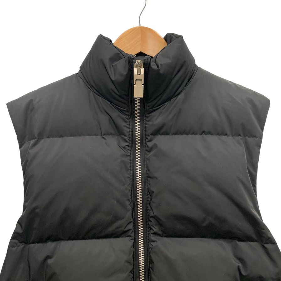 美品◆ジバンシー 23FW ノースリーブパファージャケット 4Gメタルバックル ブラック サイズ48 GIVENCHY 【AFA11】