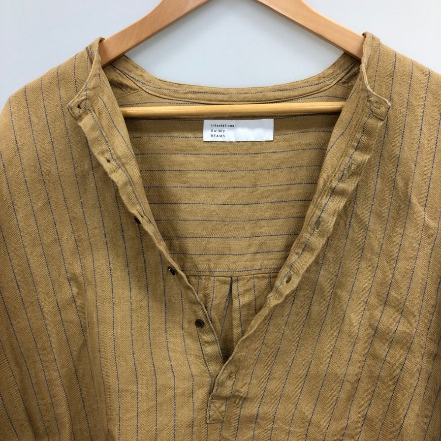 美品◆インターナショナルギャラリービームス シャツ リネンプルオーバー ヘンリーネック ベージュ メンズ サイズM international gallery beams 【AFB34】