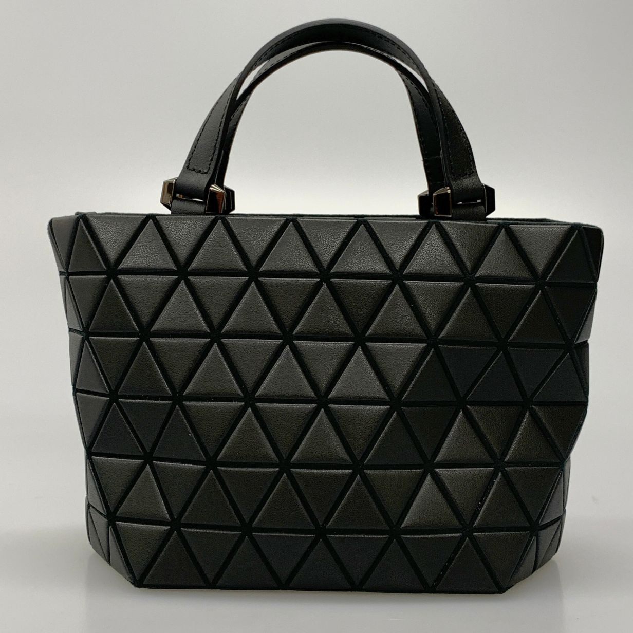 バオバオ イッセイミヤケ スモールハンドバッグ クリスタルマット BB58 AG313 ブラック レディース BAOBAO ISSEI MIYAKE【AFE12】