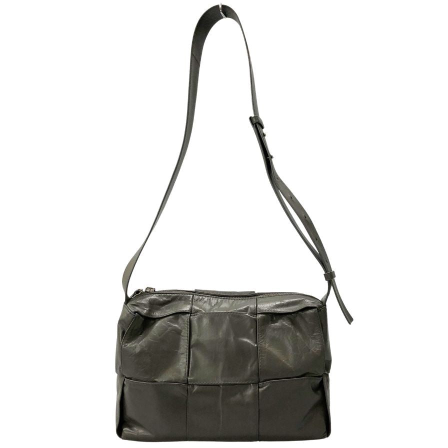 ボッテガヴェネタ ショルダーバッグ マキシイントレチャート レザー クロスボディ グレー メンズ BOTTEGA VENETA【AFE6】