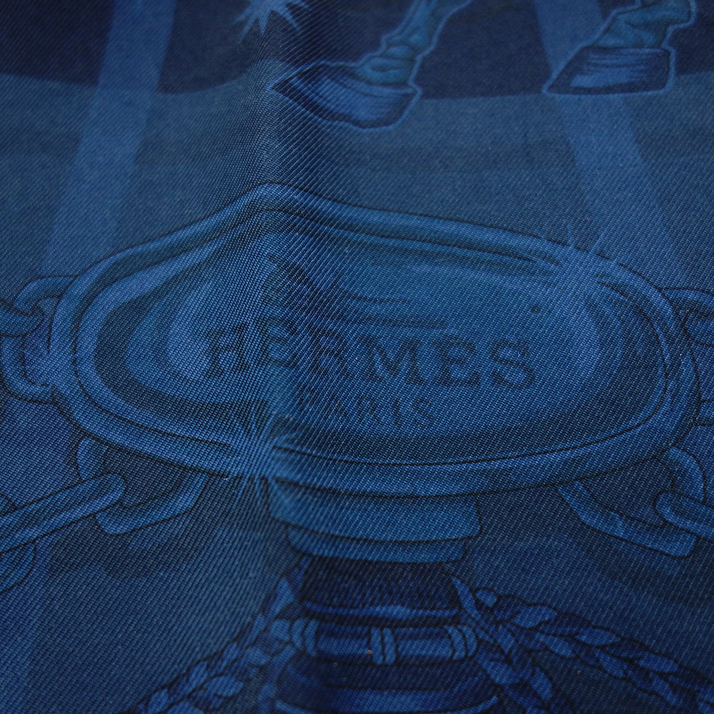 エルメス スカーフ カレ90 シルク セ ラ フェット 骸骨 ネイビー系 箱付き HERMES【AFI21】【中古】