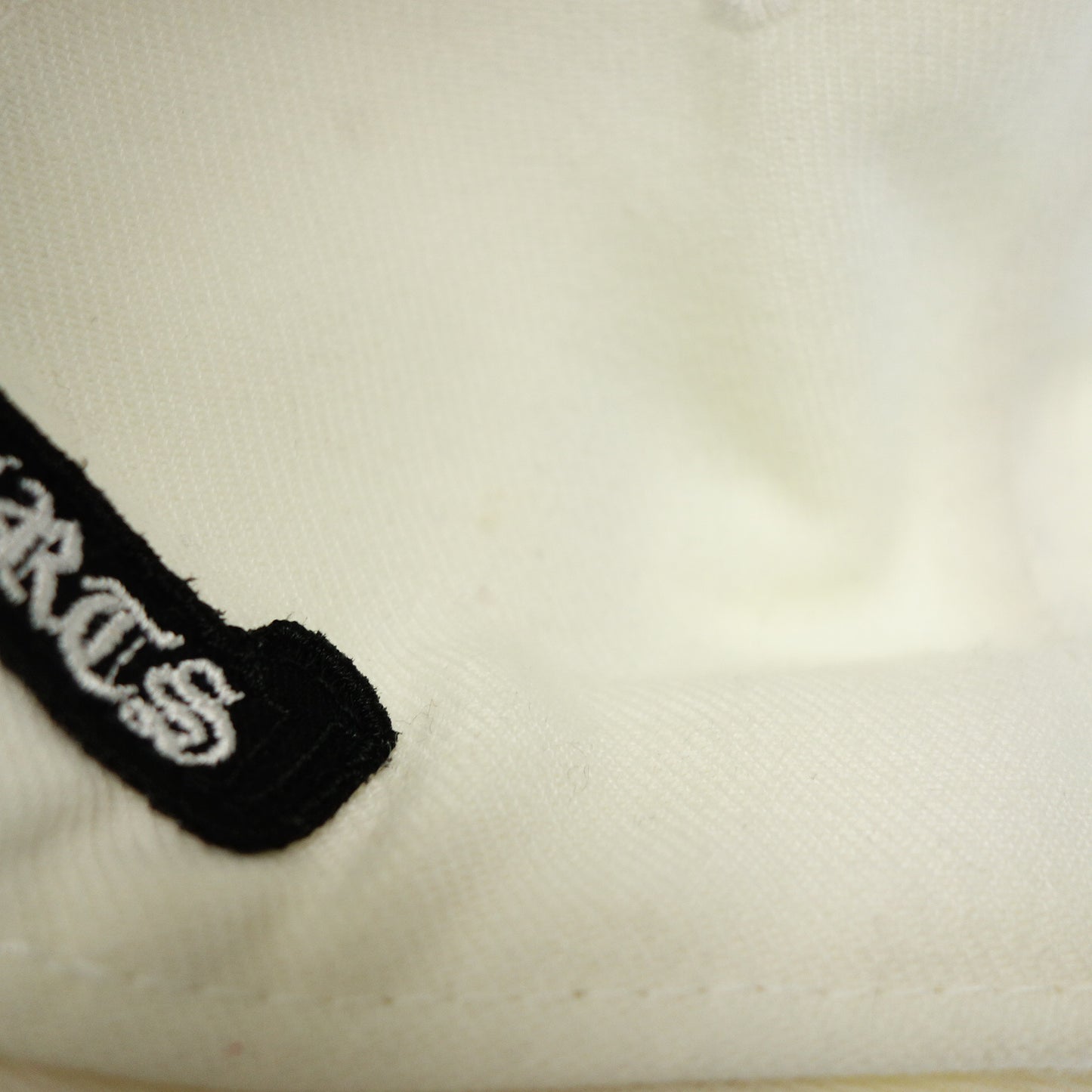 中古◆クロムハーツ ベースボールキャップ 刺繍ロゴ サイズ59.6cm ホワイト系 2238-304-2715 CHROME HEARTS【AFI20】
