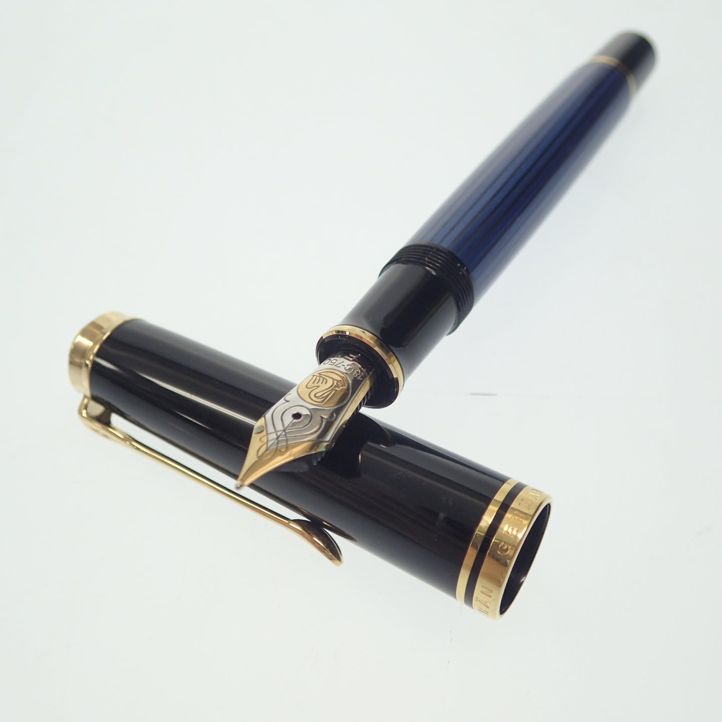 美品◆ペリカン 万年筆 M800 スーベレーン ペン先18C-750 F 縞 ブルー&ブラック系 PELIKAN SOUVERAN【AFI11】