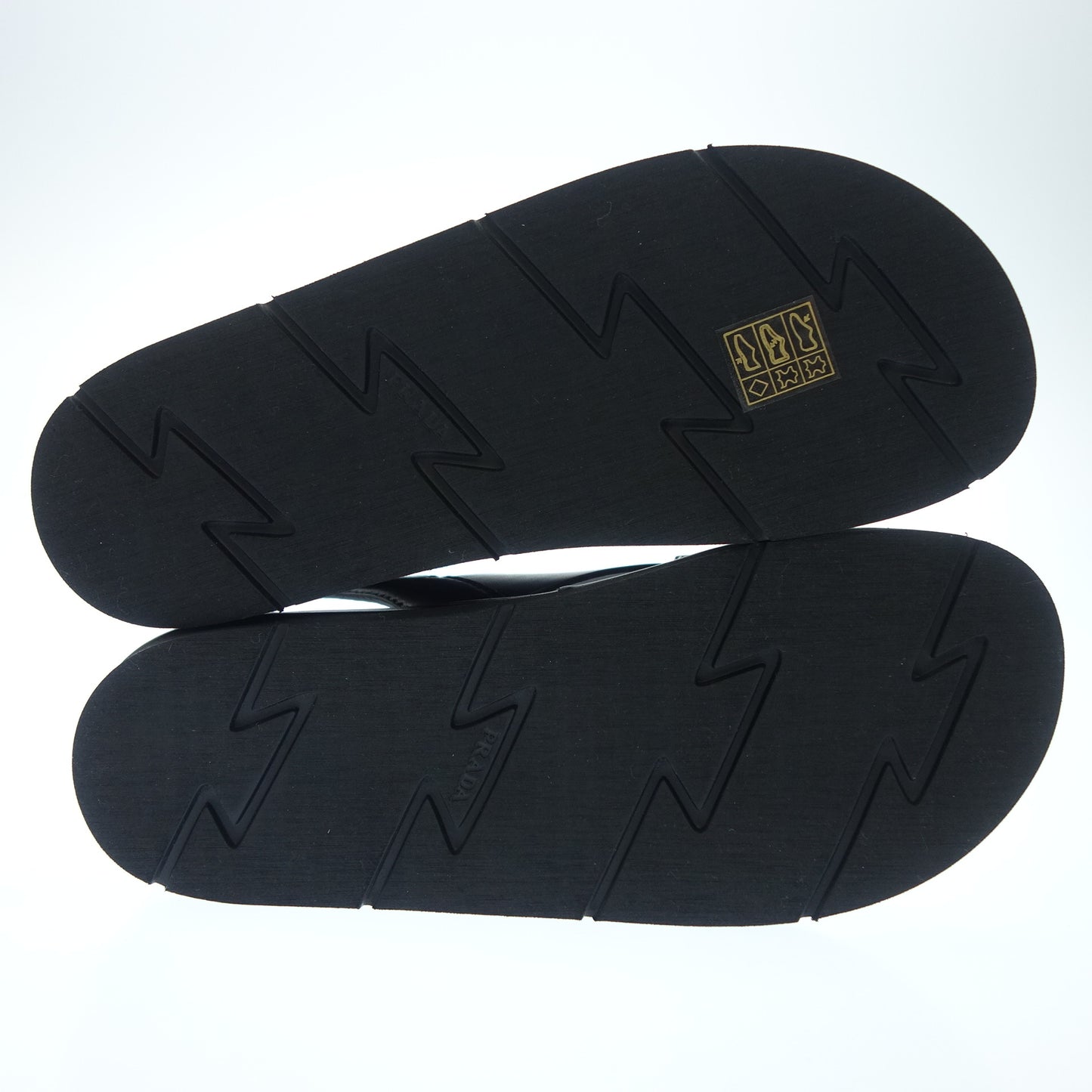 プラダ レザーサンダル シルバーバックル レディース 34.5 黒 PRADA【中古】