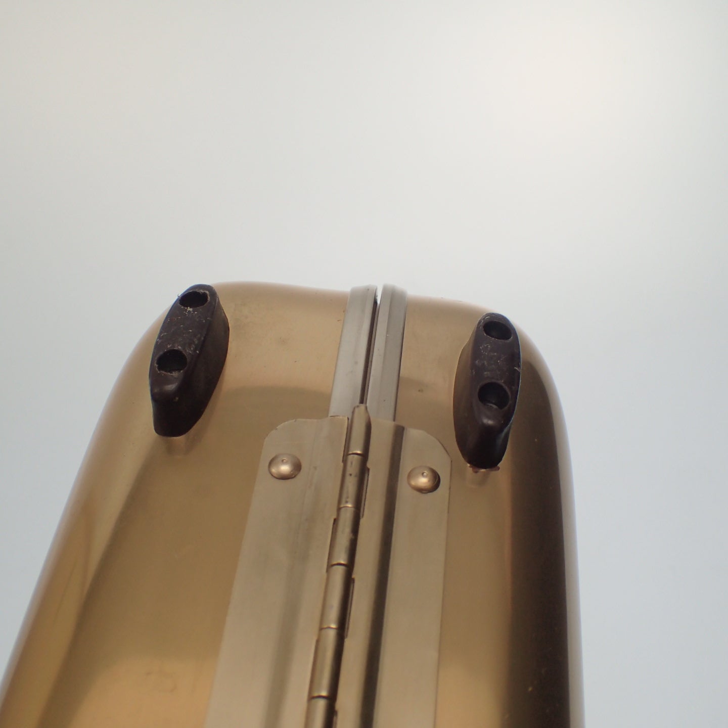 ゼロハリバートン アタッシュケース ゴールド ZERO HALLIBURTON【AFB48】【中古】