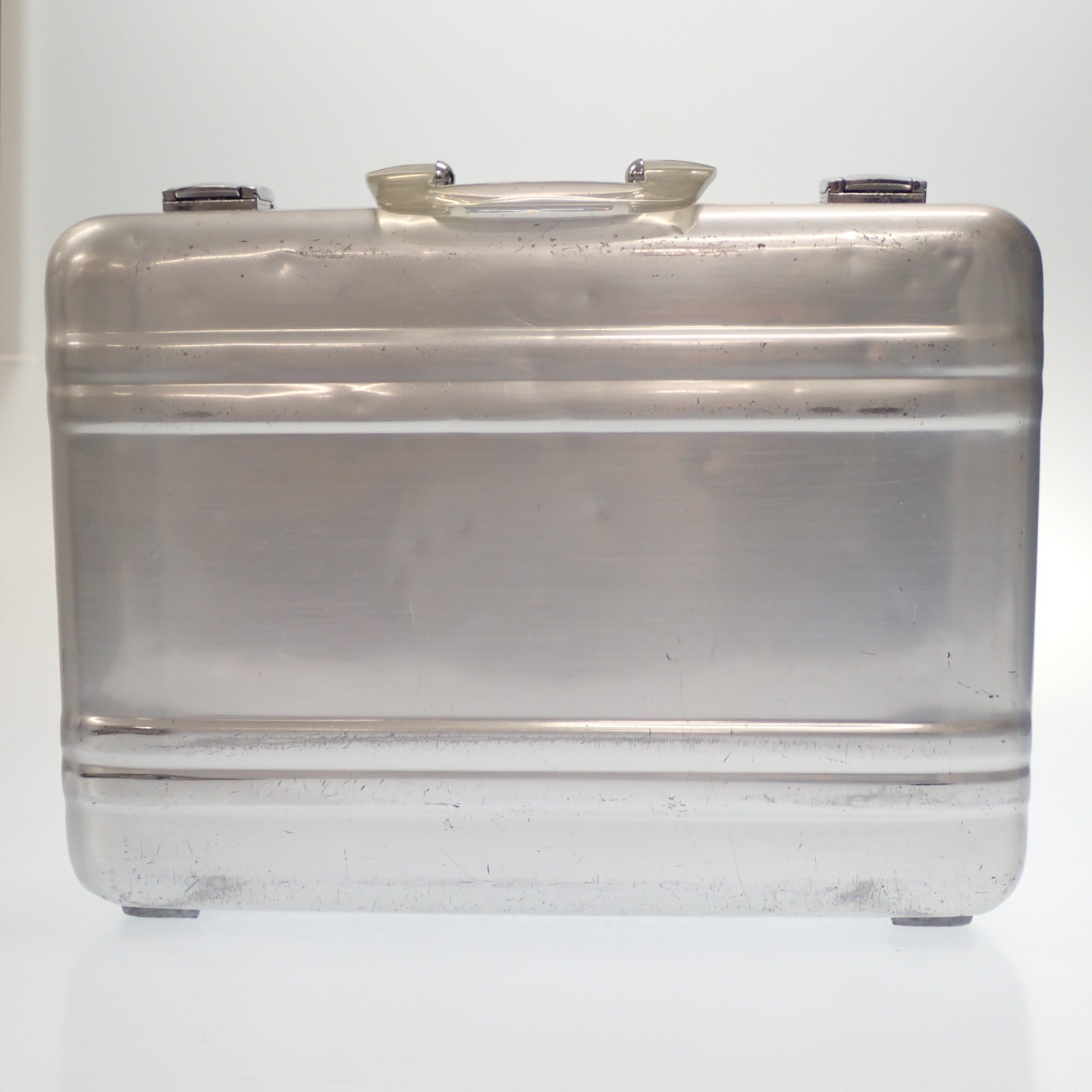 ゼロハリバートン アタッシュケース シルバー ZERO HALLIBURTON【AFB48】【中古】