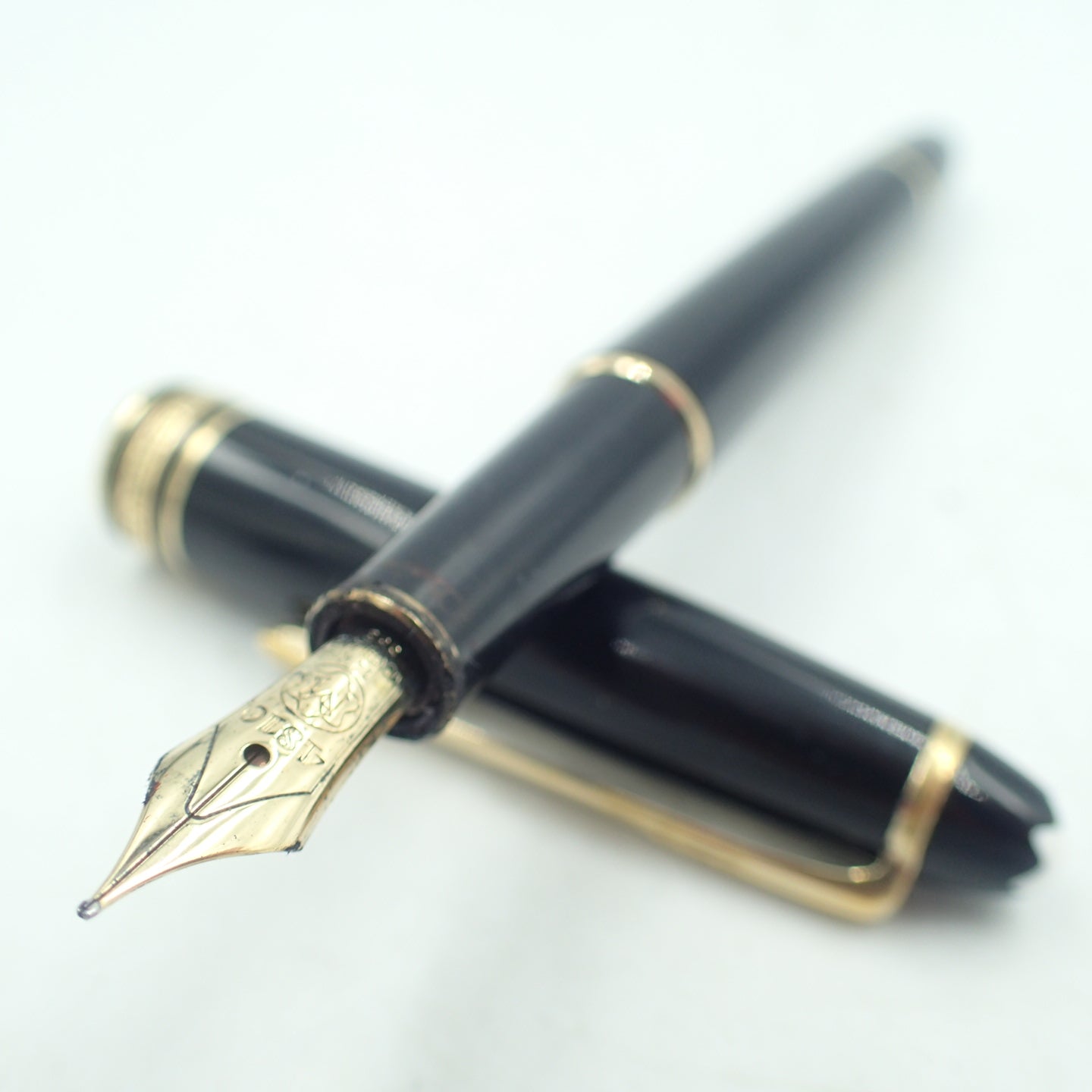 中古◆モンブラン マイスターシュテュック 万年筆 4810 14K 585 黒×ゴールド MONTBLANC【AFI3】