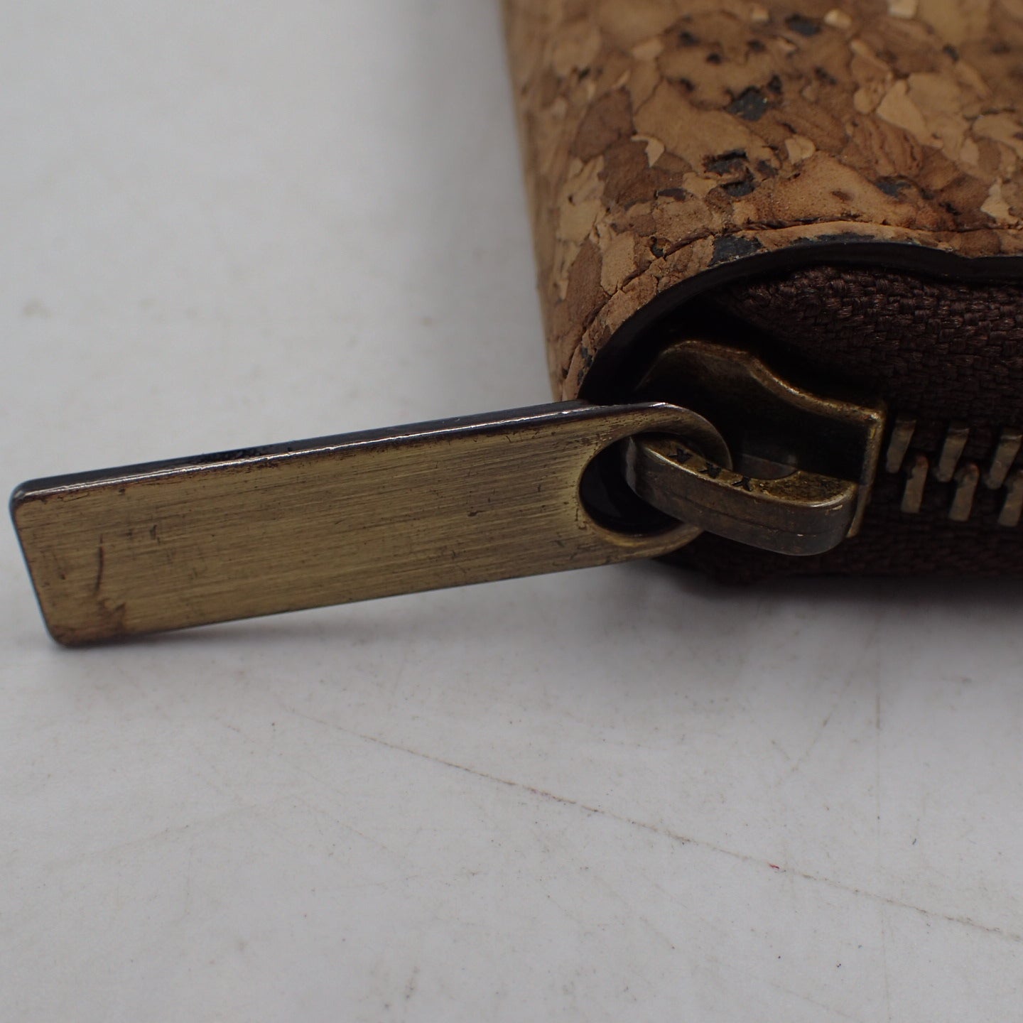 アニュウド 二つ折り財布 ラウンドジップ コルク AneWood【AFI11】【中古】