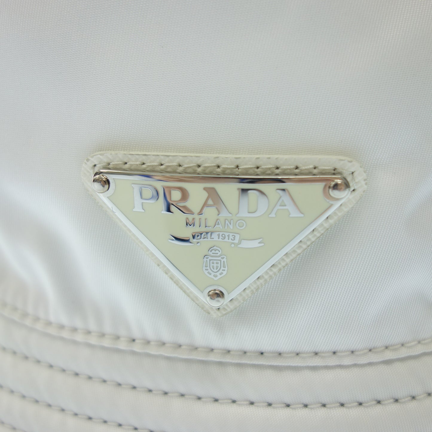 プラダ バケットハット 三角プレート 98339 ホワイト XL PRADA【AFI23】【中古】