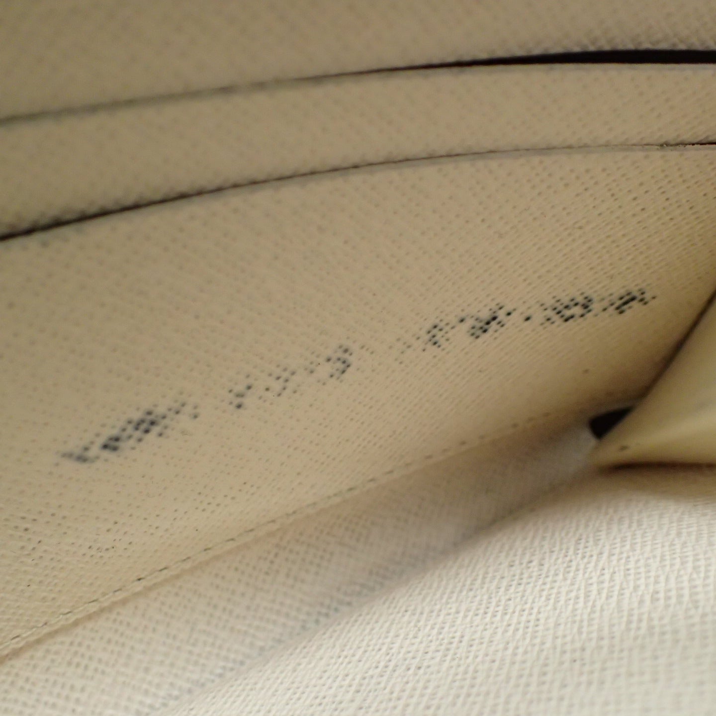 中古◆ルイヴィトン ジッピーウォレット ラウンドジップ モノグラムLVポップ M68662 LOUIS VUITTON【AFI19】