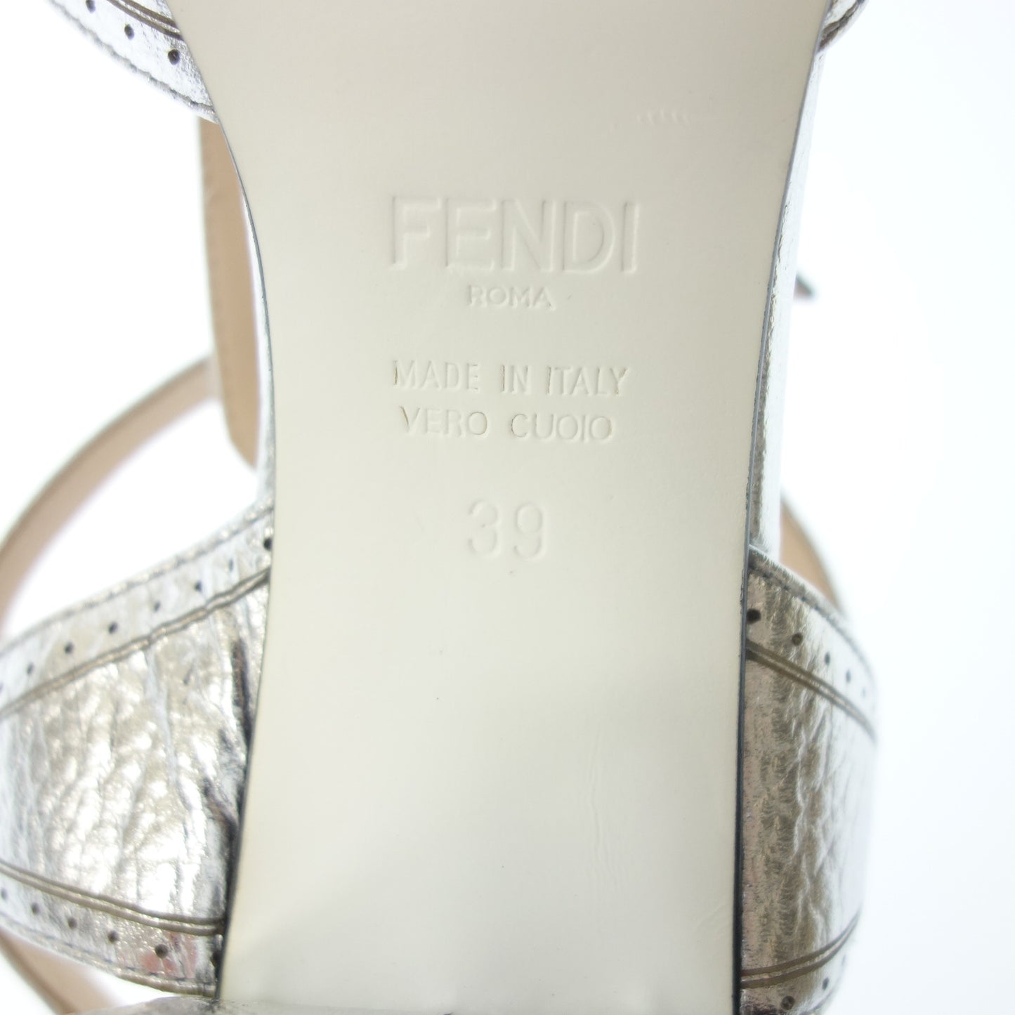 美品◆フェンディ ヒールサンダル 型押し ベルトデザイン レディース シルバー サイズ39 FENDI【AFC51】