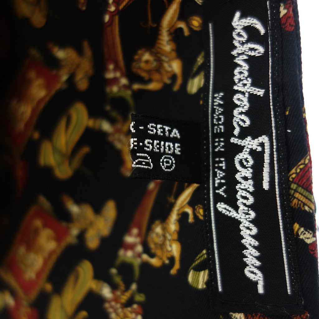 美品◆サルヴァトーレ フェラガモ ストール シルク 黒 マルチ 総柄 Salvatore Ferragamo【AFI21】
