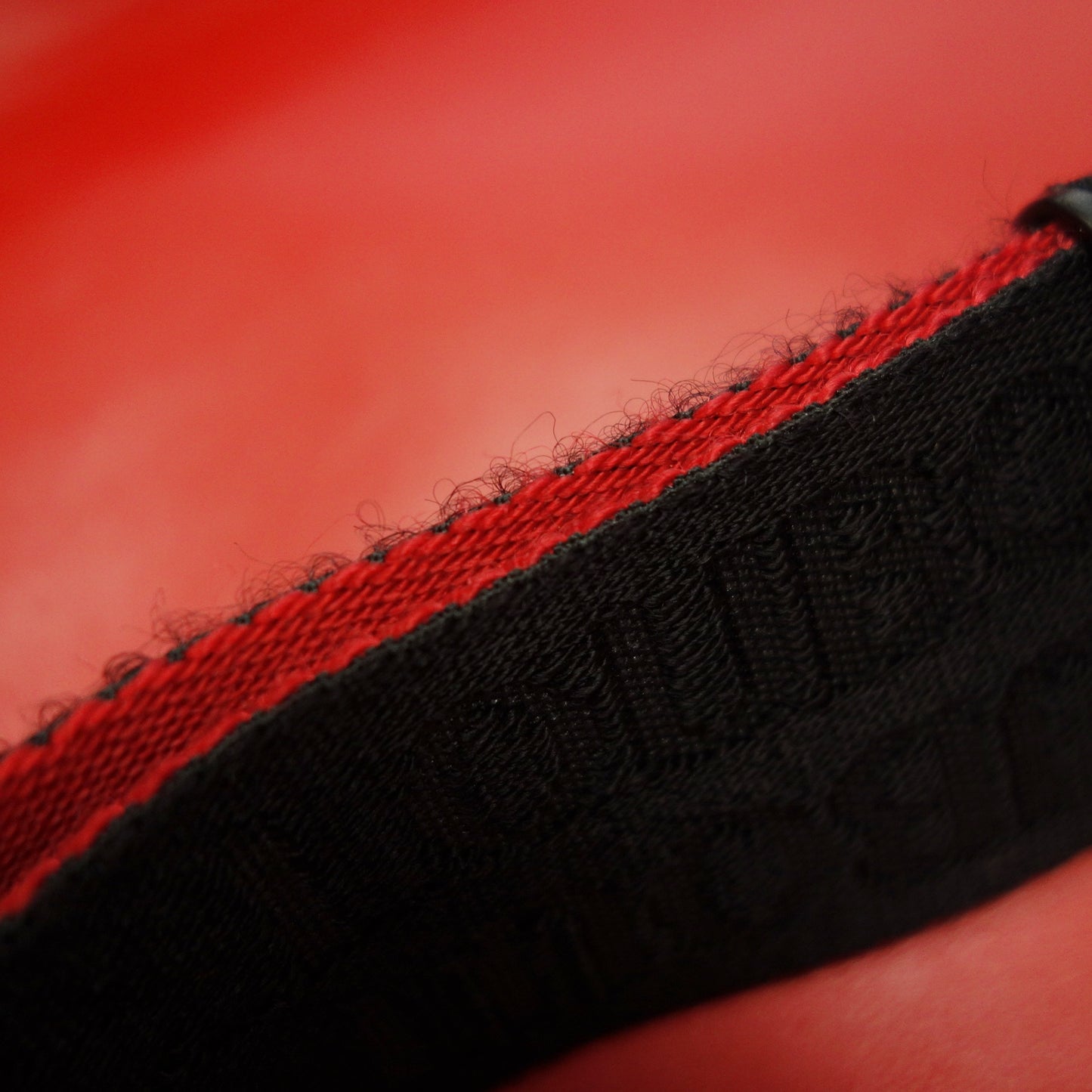 美品◆クリスチャンルブタン ルビクリック メッセンジャーバッグ ショルダー ベルクロ スタッズ 黒×赤 Christian Louboutin Loubiclic【AFE6】