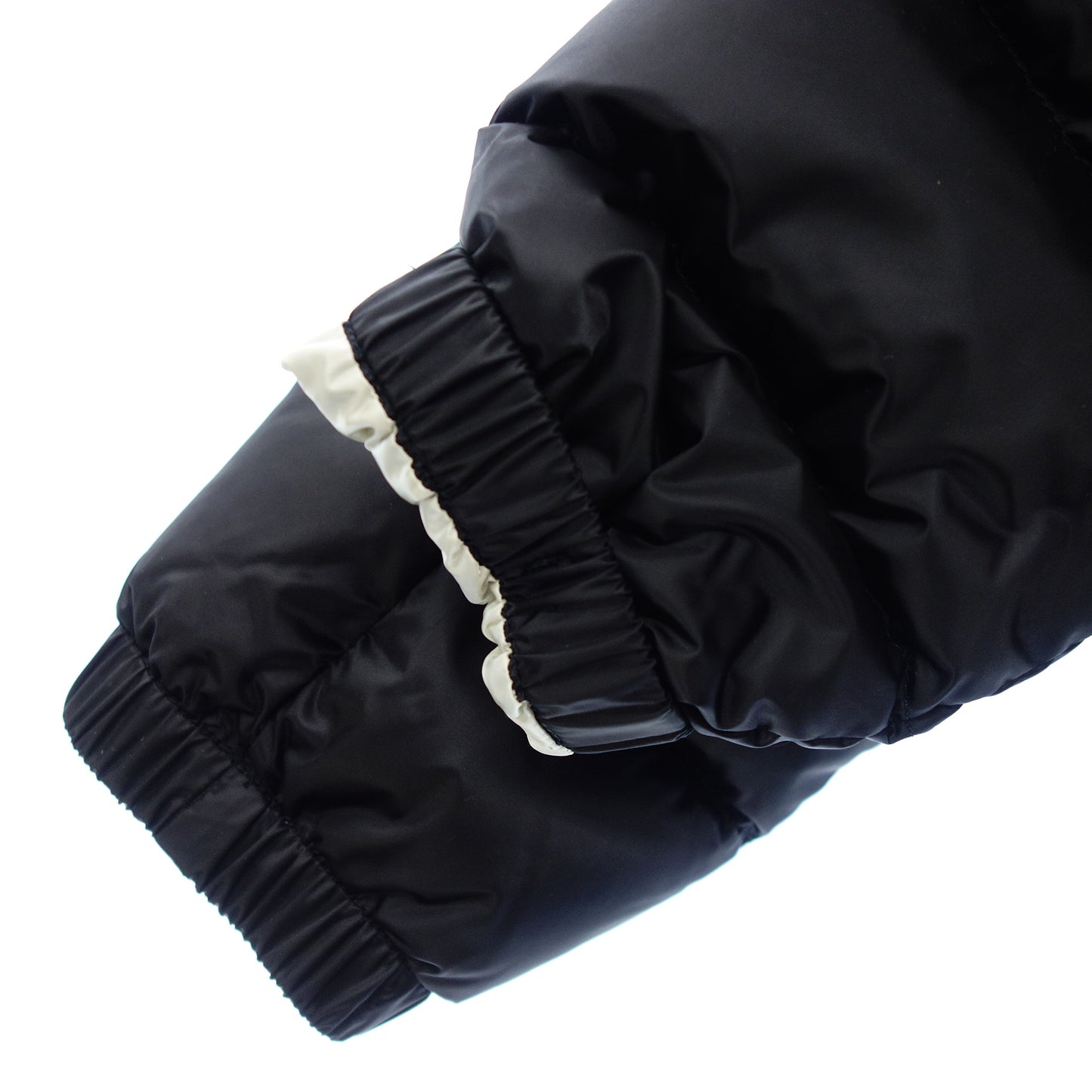 プラダ ダウンコート ジップアップ ベルト付き レディース ブラック 40 PRADA【AFA10】【中古】