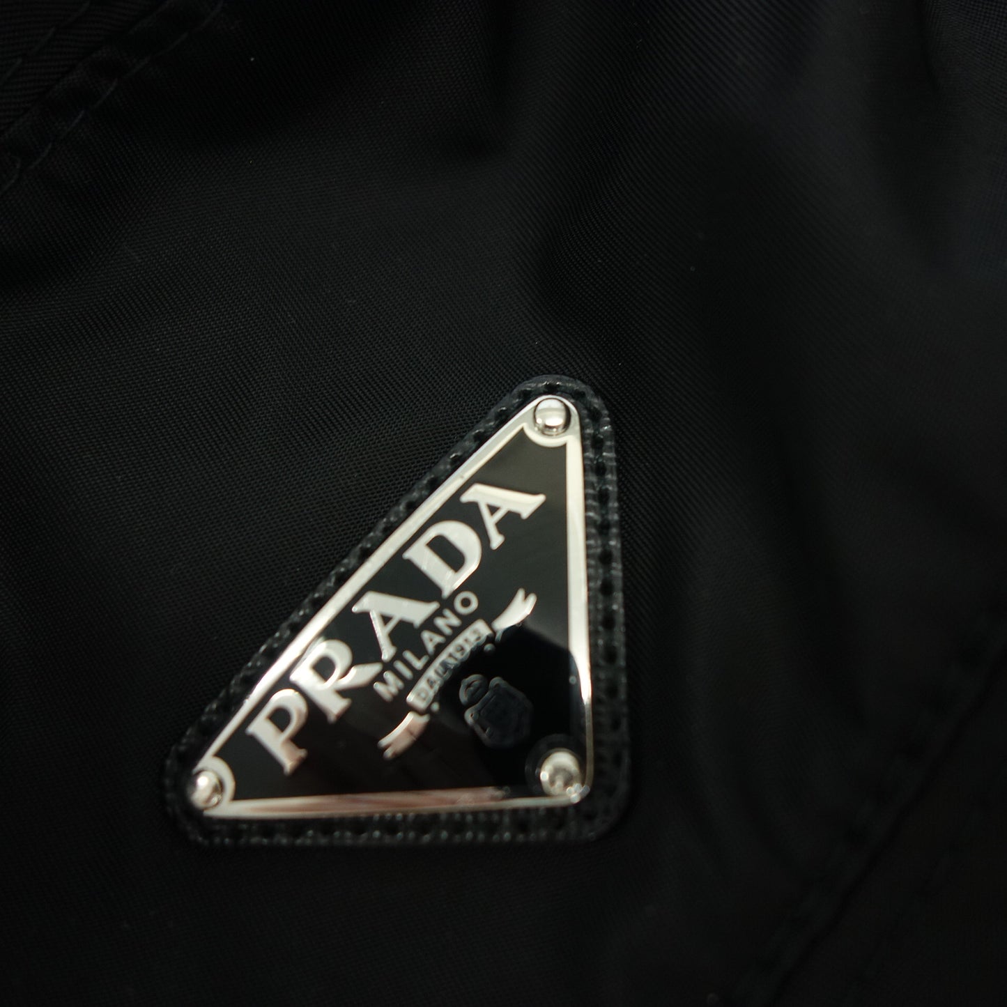 プラダ バケットハット 三角プレート 2HC137 ブラック M PRADA【AFI22】【中古】