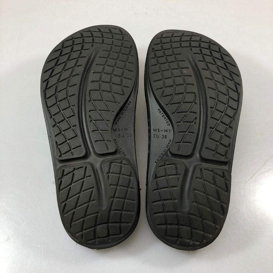 ウーフォス リカバリーサンダル レディース M5-W7 ブラック OOFOS 約24.0cm【AFC44】