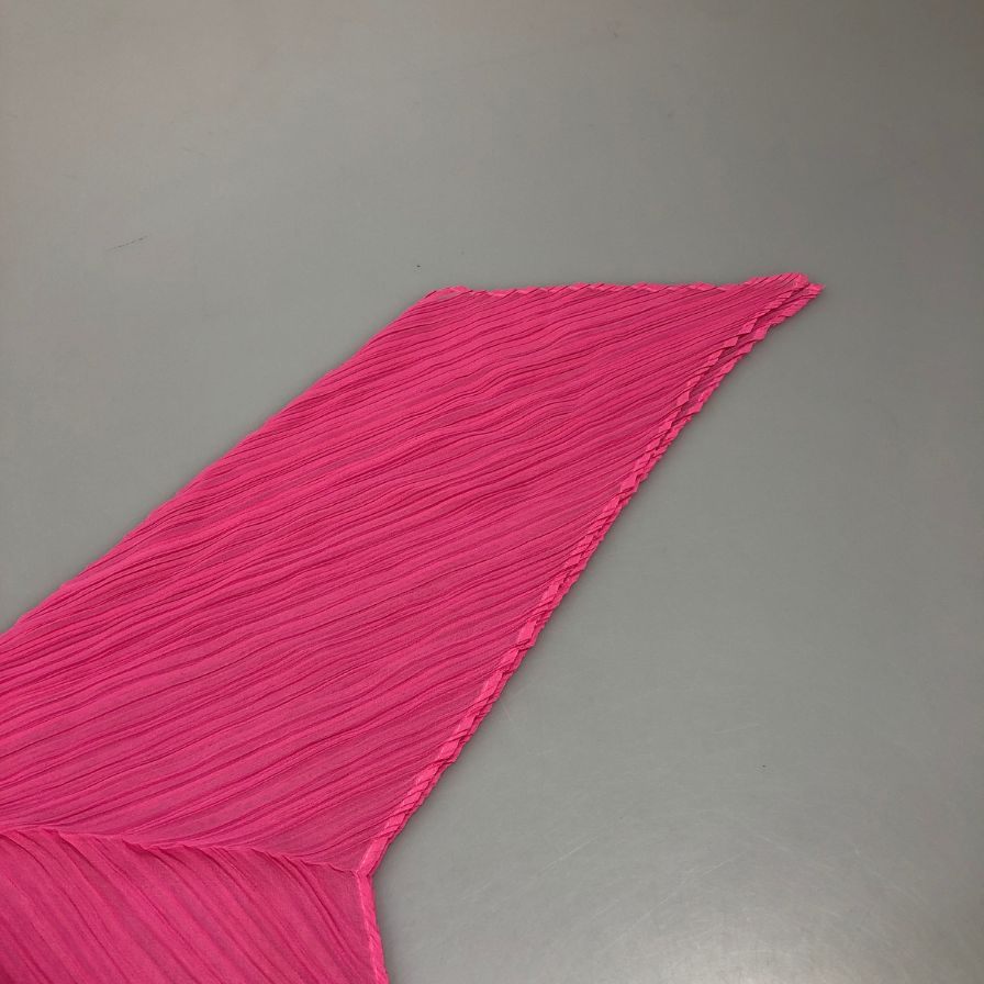 プリーツプリーツ イッセイミヤケ ストール 総柄 プリーツ 加工 ポリエステル タグ欠損 ピンク PLEATS PLEASE ISSEY MIYAKE【AFB49】
