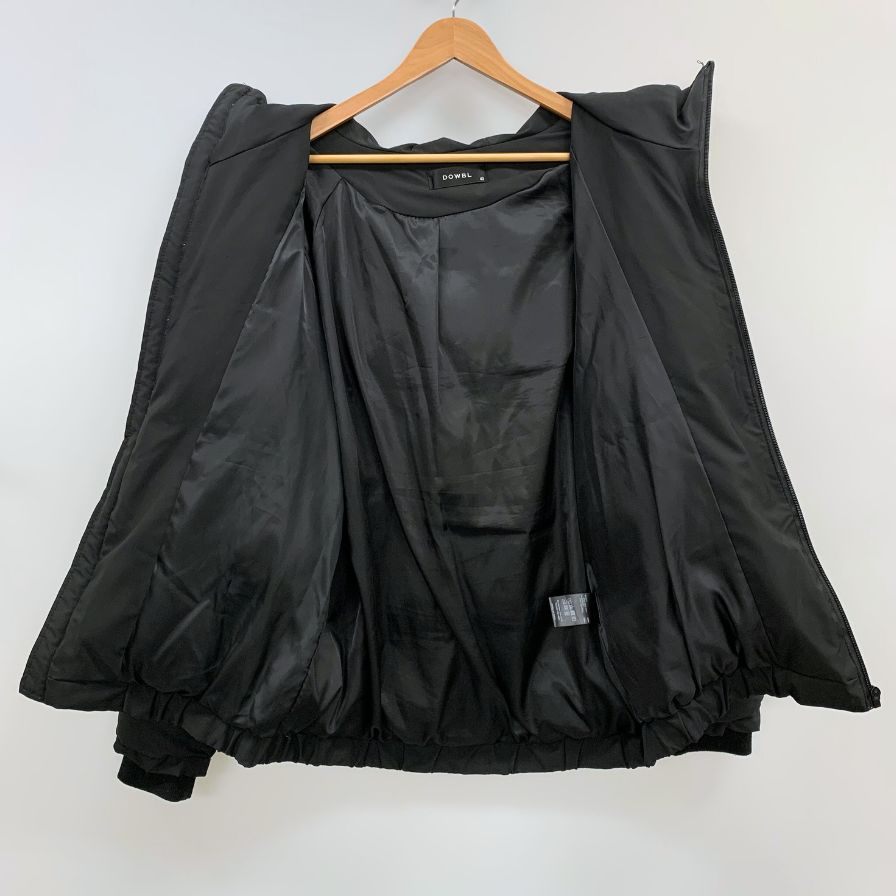 美品◆ダブル フーディ ブルゾン トップス 中綿 バックロゴ メンズ サイス42 ブラック DOWBL 【AFA8】