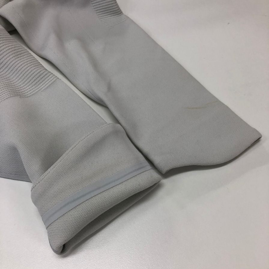 中古◆デサント ハイテク長袖Tシャツ アイボリー メンズ サイズ0 DESCENTE 【AFB33】