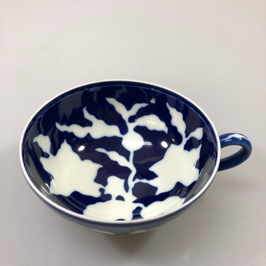 深川製磁 草花折枝白抜紋 紅茶碗皿 カップ&ソーサー【AFI28】【中古】