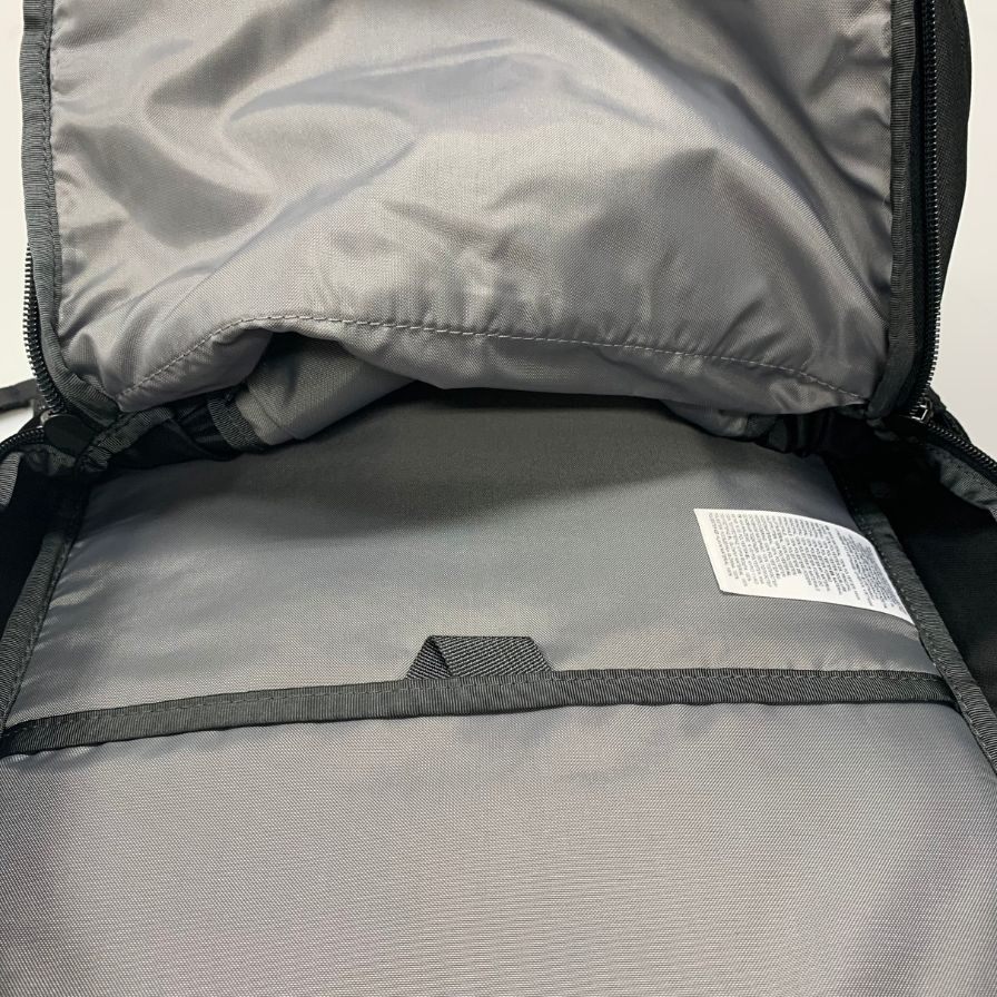 新品同様◆ザ ノースフェイス バックパック ヴォルト NF0A3VY2 ナイロン ブラック ユニセックス 27L THE NORTH FACE VAULT【AFE10】