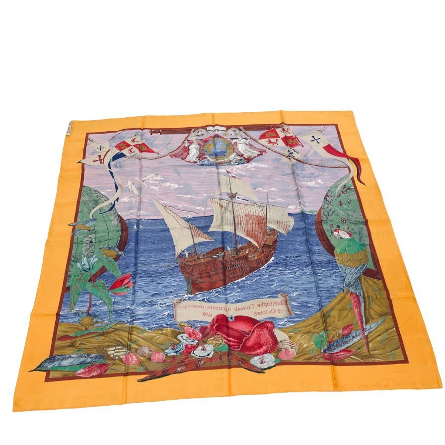 エルメス 大判スカーフ カレ90 Christophe Colomb decouvre 1 Amerique 12 Octobre 1492 コロンブス アメリカ大陸発見 イエロー HERMES【AFI18】