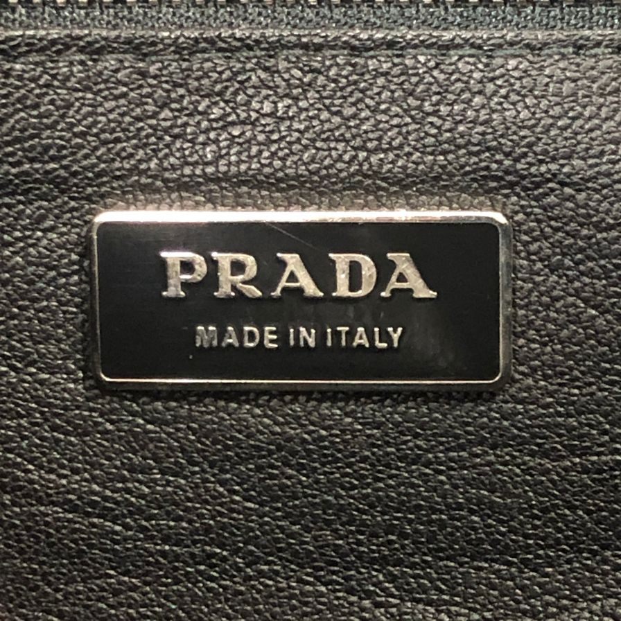 プラダ サフィアーノ レザー 薄型 クラッチ バッグ ブラック PRADA【AFE8】