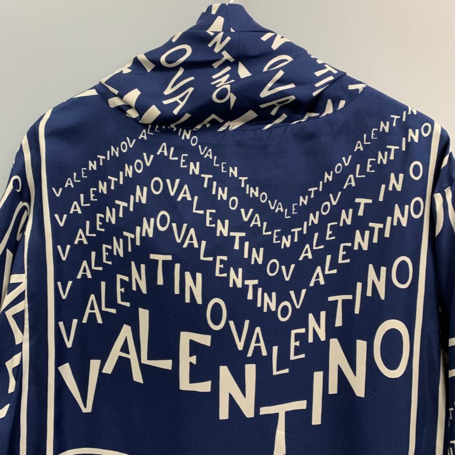 美品◆ヴァレンティノ プルオーバーシャツ ロゴ総柄 シルク ネイビー サイズ40 レディース Valentino 【AFB9】