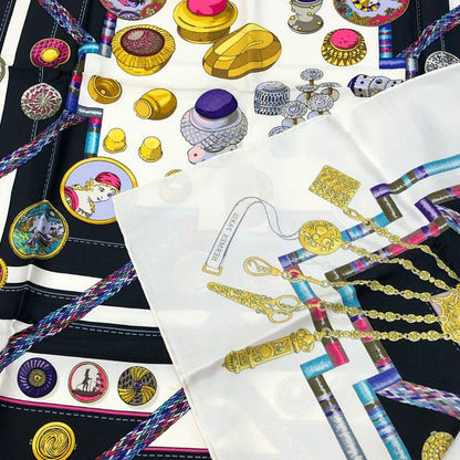 エルメス スカーフ カレ90 お針子さん PETIT MAIN ホワイト系 HERMES【AFI18-2】