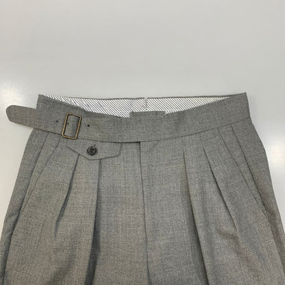 ユニバーサルランゲージ×VITALE BARBERIS CANONICO スラックス カノニコ ウール 2タック ストラップ メンズ グレー サイズSS UNIVERSAL LANGUAGE 【AFB19】